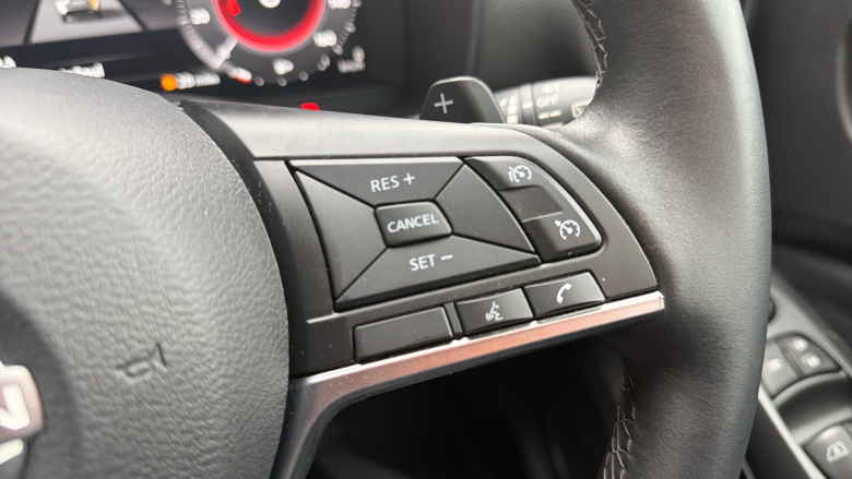 Nissan Juke 1.0 DiG-T N-Connecta 5dr DCT Petrol Hatchback